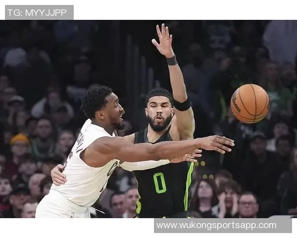 亨特表现出色三分球命中率高达57贡献17分4篮板4助攻正负值正面